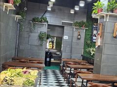-愉肴麻辣香锅(中山路店)