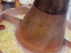 -果松木炭酸菜铜火锅·外婆参鸡汤