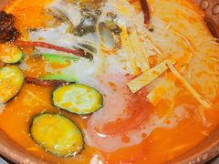 -洱火云南酸菜牛肉火锅(石景山当代商城店)