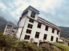 -四川汶川特大地震漩口中学遗址