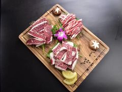 -臻牛烤肉