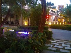 -亚龙湾亚泰商业街