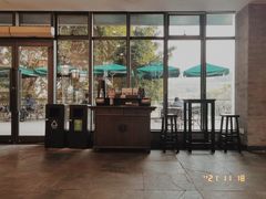 -星巴克(南宁民歌湖店)