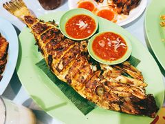 -明记烧鱼美味店