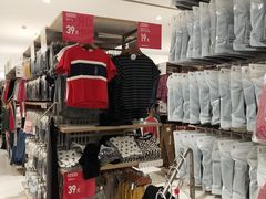 -优衣库(广州天河领展广场店)