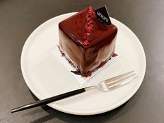 -UNI UNI(环亚凯瑟琳店)