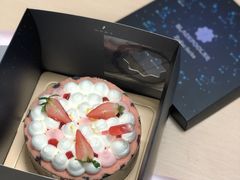 草莓轻芝士牛乳慕斯-黑池口感烘焙·生日蛋糕(坂田店)