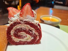 草莓红丝绒蛋糕-岷山饭店-芝芝自助餐厅