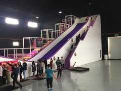 -嘿哟动霸CHUA·新潮玩运动娱乐中心·蹦床滑冰团建乐园