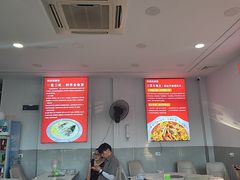 -丹水桥地锅鱼·翘嘴鲌·地方特色全鱼宴(丹江口大坝店)