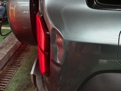 -鲨鱼皮汽车凹陷玻璃修复(静安店)