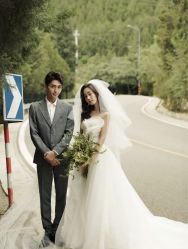 -易摄影婚纱摄影工作室