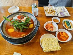 -喇喇排骨火锅·传统韩式脊骨汤(望京西园总店)