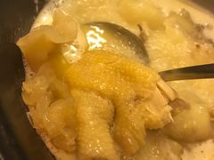 -鲜入围煮花胶鸡海鲜火锅