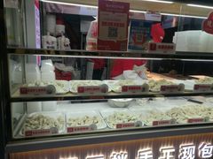 面包甜点陈列柜-熊大爷现包饺子(和平里店)