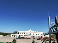 -甘南服务区-停车场