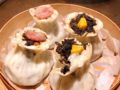 咸蛋黄乌米烧麦-佬泰丰斋· 乌镇茶食餐厅