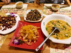 -月亮眼花园餐厅书吧酒吧