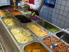 自助取餐区-三兄弟高炉烧饼