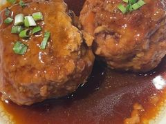 咸蛋黄狮子头-梅飞酒家(桑园路店)