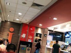 -麦当劳(汉口火车站候车室店)