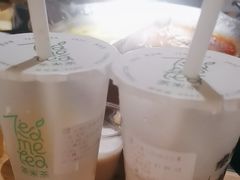 -湊湊火锅·茶憩(上海合生汇店)