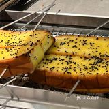 咩咩烤羊腿 | 记得早点来排队哦[糖果]