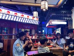 大堂-先启半步颠小酒馆(白麓里店)