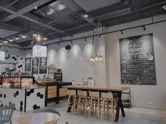 大堂-HELLO 27 意面·沙拉·帕尼尼