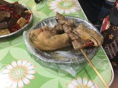 -梁老三麻辣鸡头(汝河小区店)