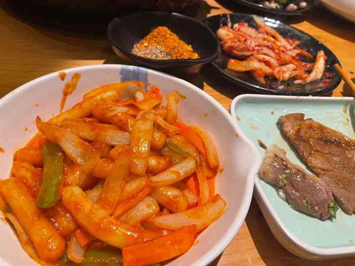 江原道和牛烤肉(怀柔店)-"[薄荷]环境: 位于怀柔校园市场对面的胡.