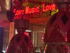 -FOUR PLAY BAR