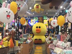 -LINE FRIENDS Garosu-gil Flagship Store