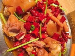 大手牵小手（辣炒猪手鸡手）-喝丢一只鞋海鲜烧烤·海肠捞饭(东关街店)