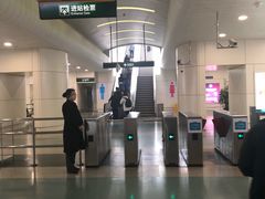 -龙阳路磁悬浮列车总站-停车场