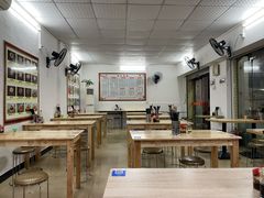 大堂-波记美食煲仔饭蒸饭(客村店)