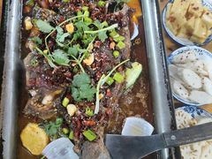 -宏兴烤鱼山庄(宣恩总店)