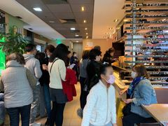 等位区-麦当劳(虹桥南丰城店)