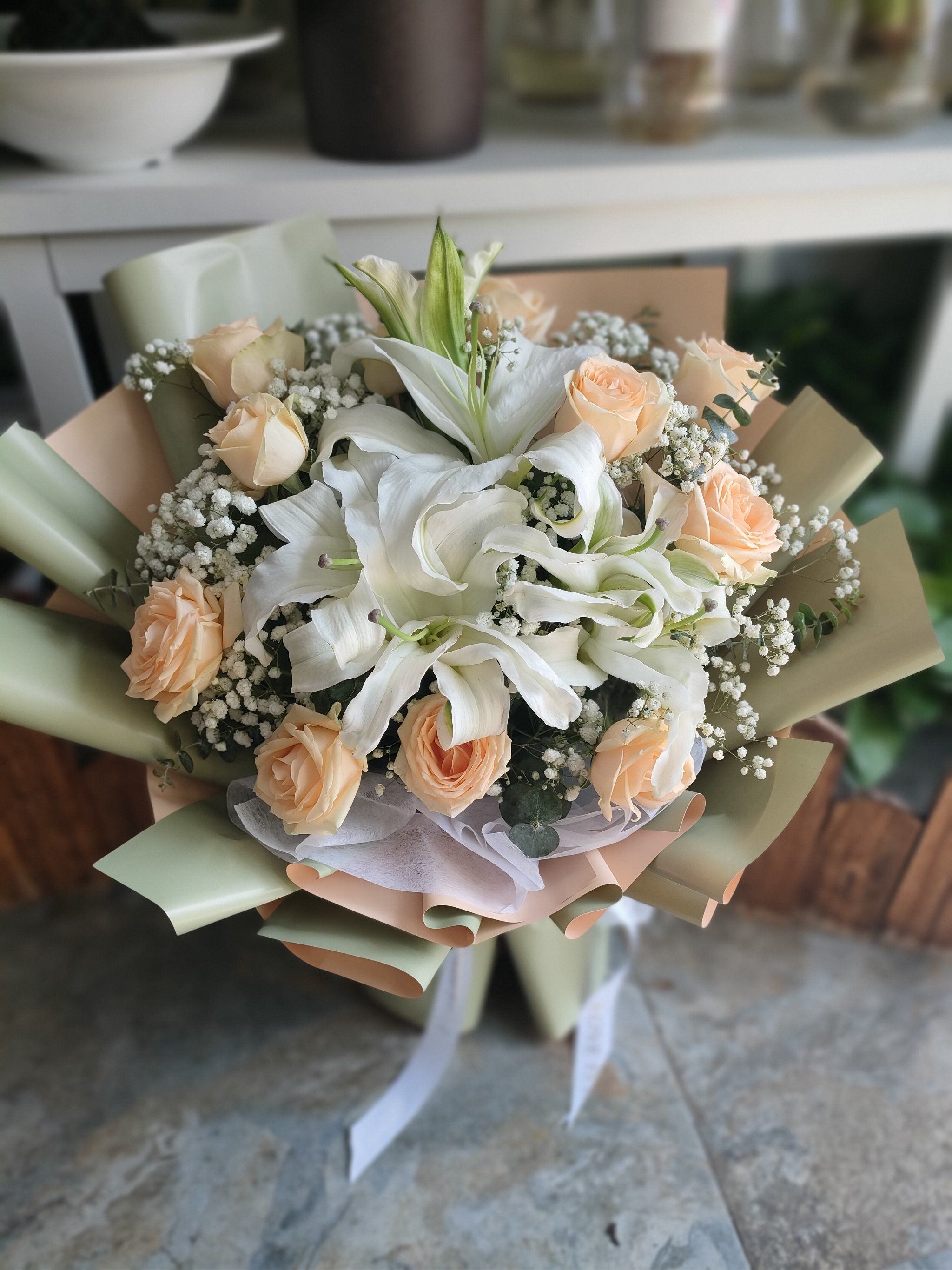 百合香槟玫瑰花束