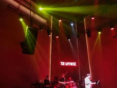 -TZ House音乐现场(来福士中心店)