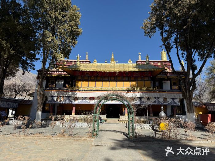 罗布林卡图片