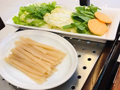 蔬菜拼盘-皇城老妈·大连海鲜火锅(港湾店)