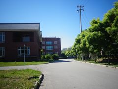 -中地华冠羽毛球俱乐部