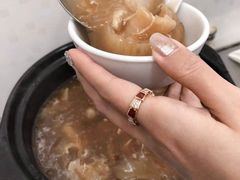海参花胶砂锅鱼翅-添發碗仔翅美食