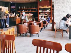 大堂-星巴克臻选(呼和浩特维多利摩尔城店)