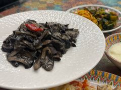 -乡村馕坑肉·烧烤·新疆菜·本地人更爱吃(阿勒泰首店)