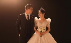 -雪中彩影婚纱摄影·微光艺术中心