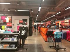 -NIKE上海青浦换季优惠店