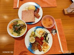 -亚龙湾希尔顿自助餐厅·海鲜·烧烤·沙滩BBQ·现场乐队