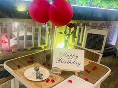 -Mark&Mars Restaurant